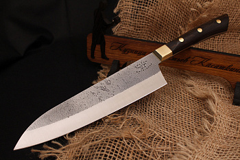 Нож серии east-west "Сантоку" Bohler N690, рукоять коричневая карельская береза.
